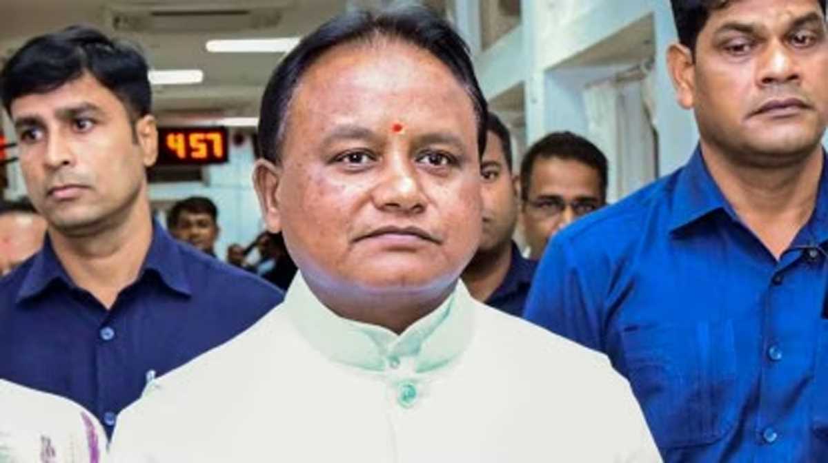 पुलिस हमला मामला : ओडिशा के मुख्यमंत्री ने सेना अधिकारी और महिला से की मुलाकात